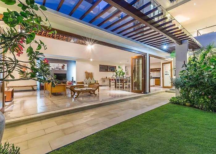 Villa 3br With Ac Living & 12m Pool Seminyak