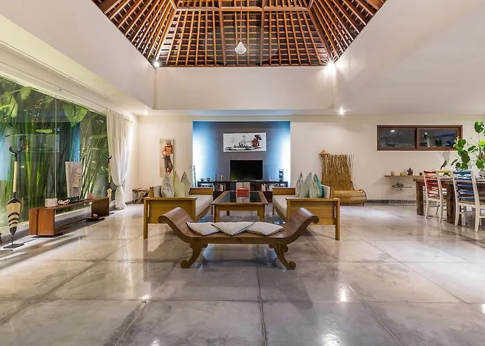 3br With Ac Living & 12m Pool Seminyak