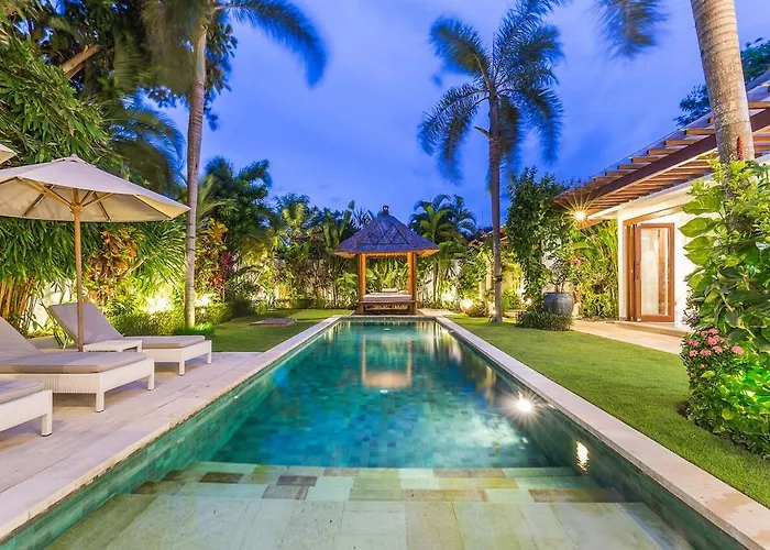 Villa 3br With Ac Living & 12m Pool