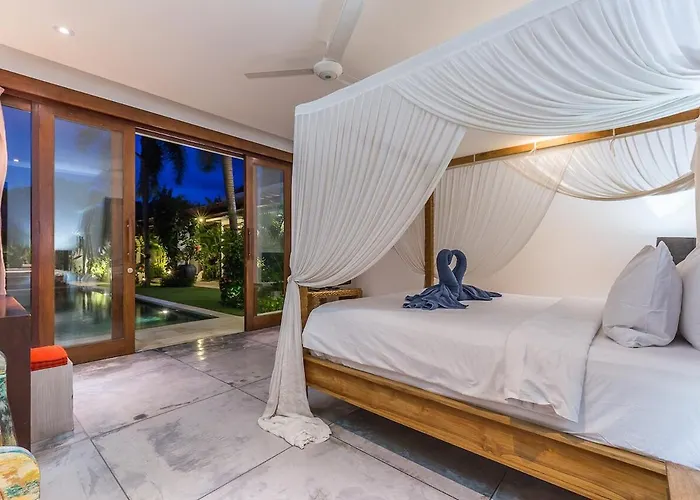 3br With Ac Living & 12m Pool Villa *